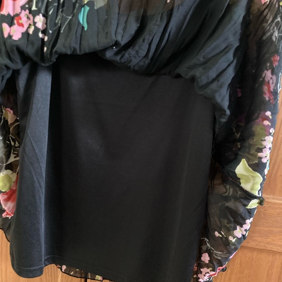 Braided straps, swingtop Size 12-14 Beautiful asymmetrical floral pattern Vfront - Picture 5 of 11